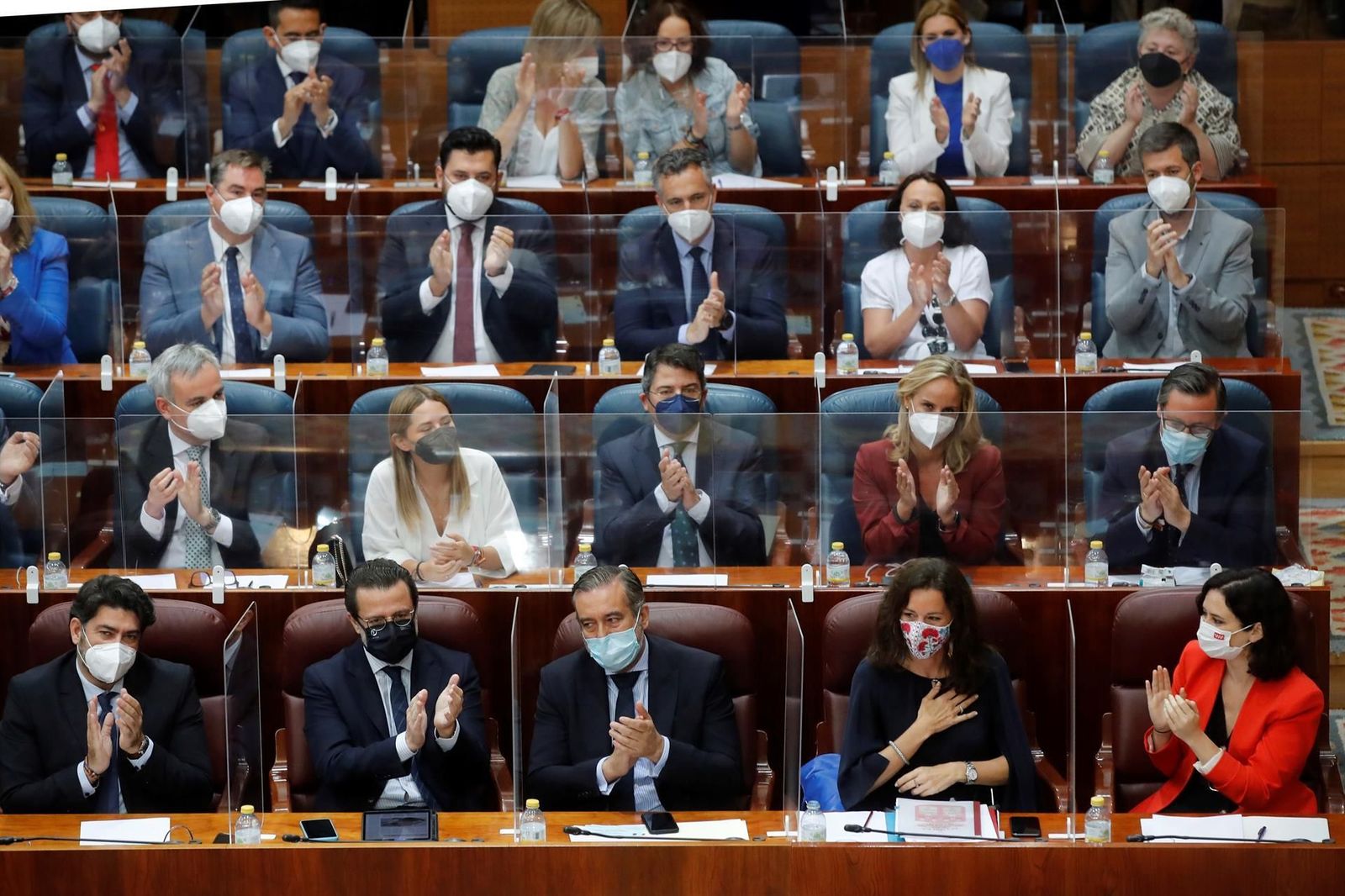 La Asamblea de Madrid echa a andar con Carballedo como presidenta y el acuerdo de Vox y PP para reducir diputados