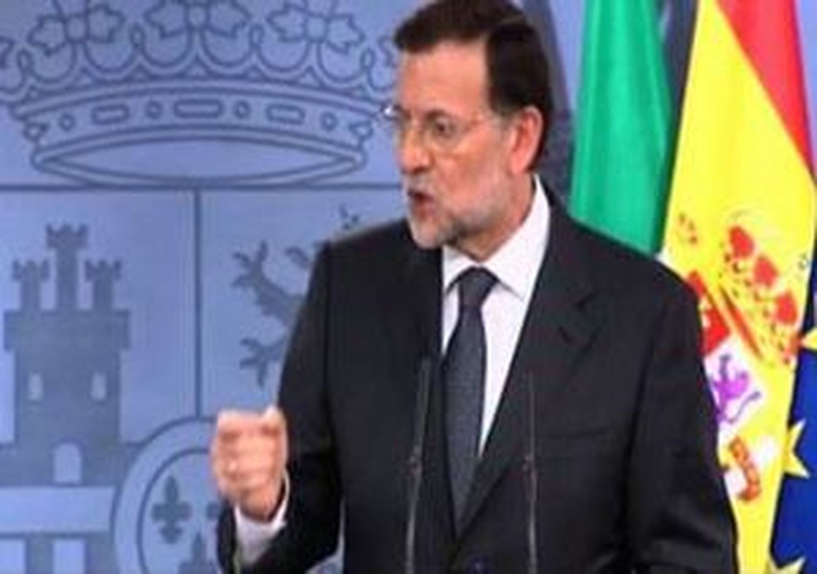 Rajoy dice que en este momento "no es imprescindible pedir el rescate"