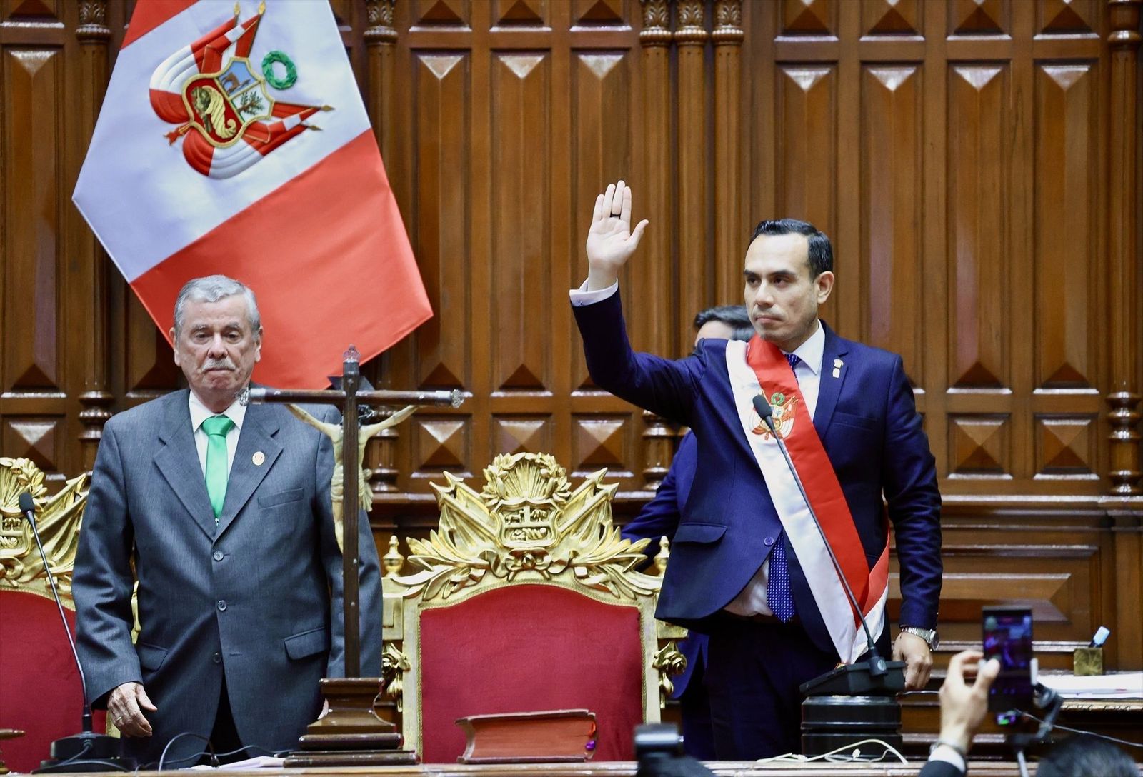 José Jerí abandona el Palacio de Gobierno de Lima tras ser destituido por el Congreso de Perú