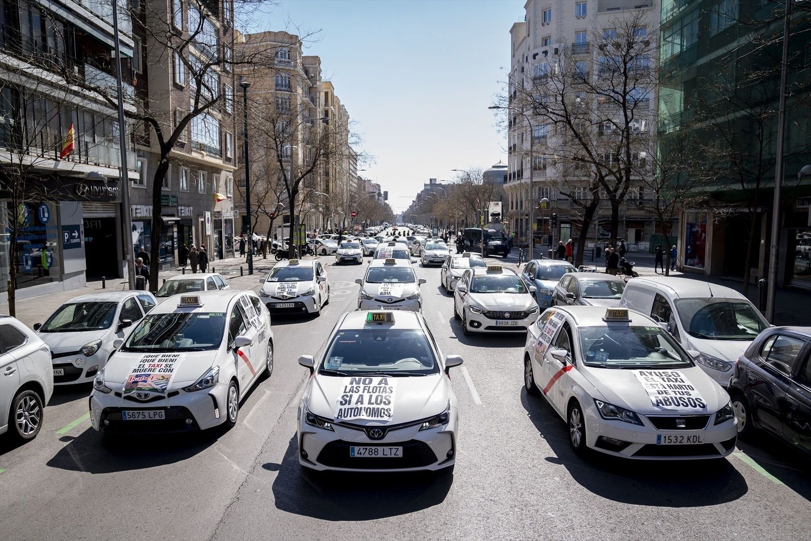Los taxistas de Madrid se manifiestan contra el nuevo reglamento del sector