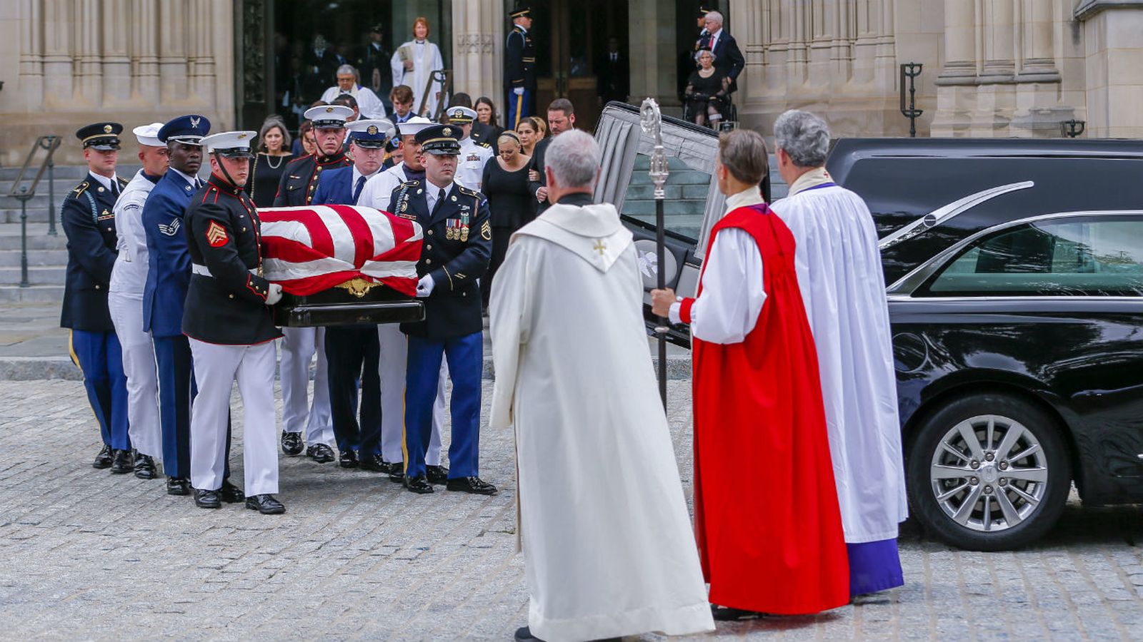 El último adiós a McCain en Washington