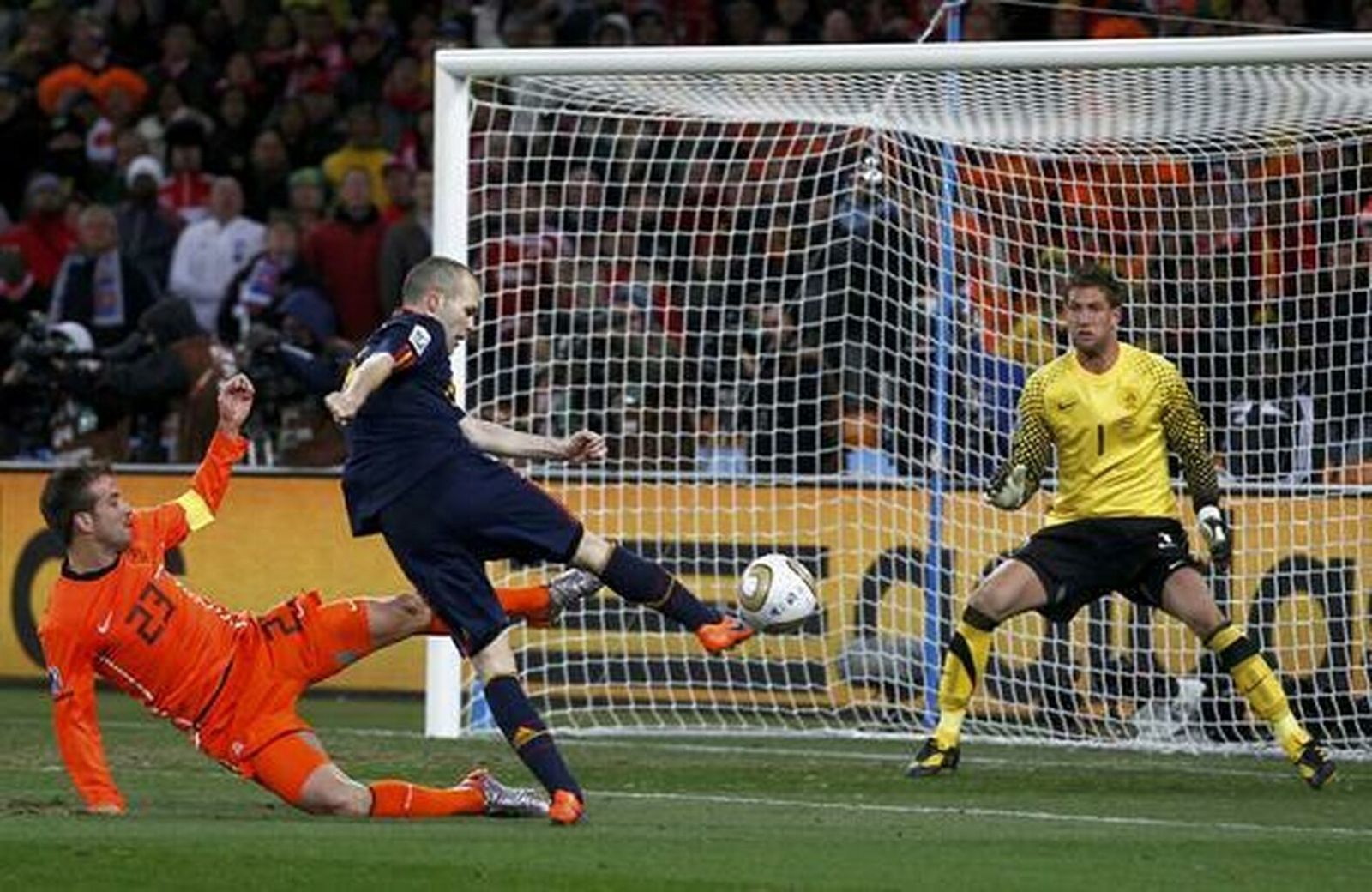 Rememoramos la final del Mundial 2010 y hablamos con Vicente del Bosque