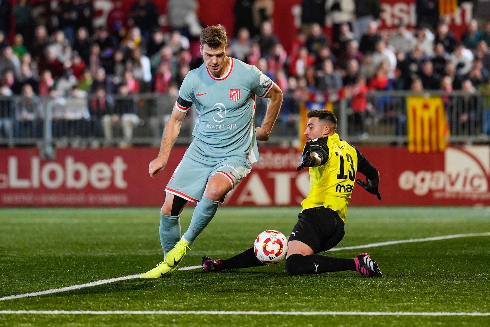 Sorloth ante el Vic