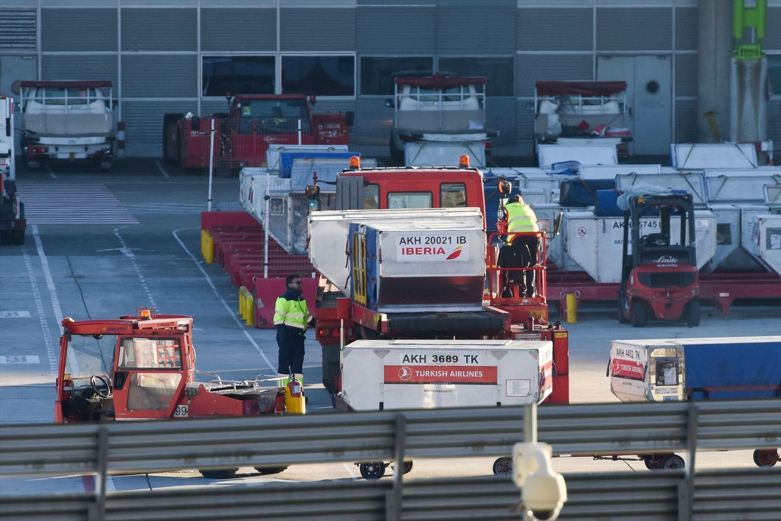 Personal de tierra 'handling' en el aeropuerto de Barajas