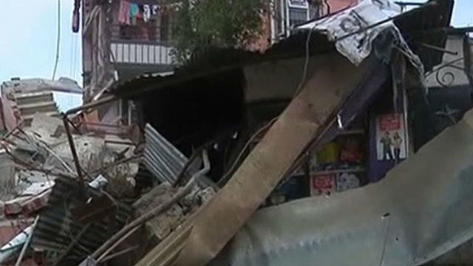 Nepal cuenta  2.357 muertos mientras la tierra sigue temblando