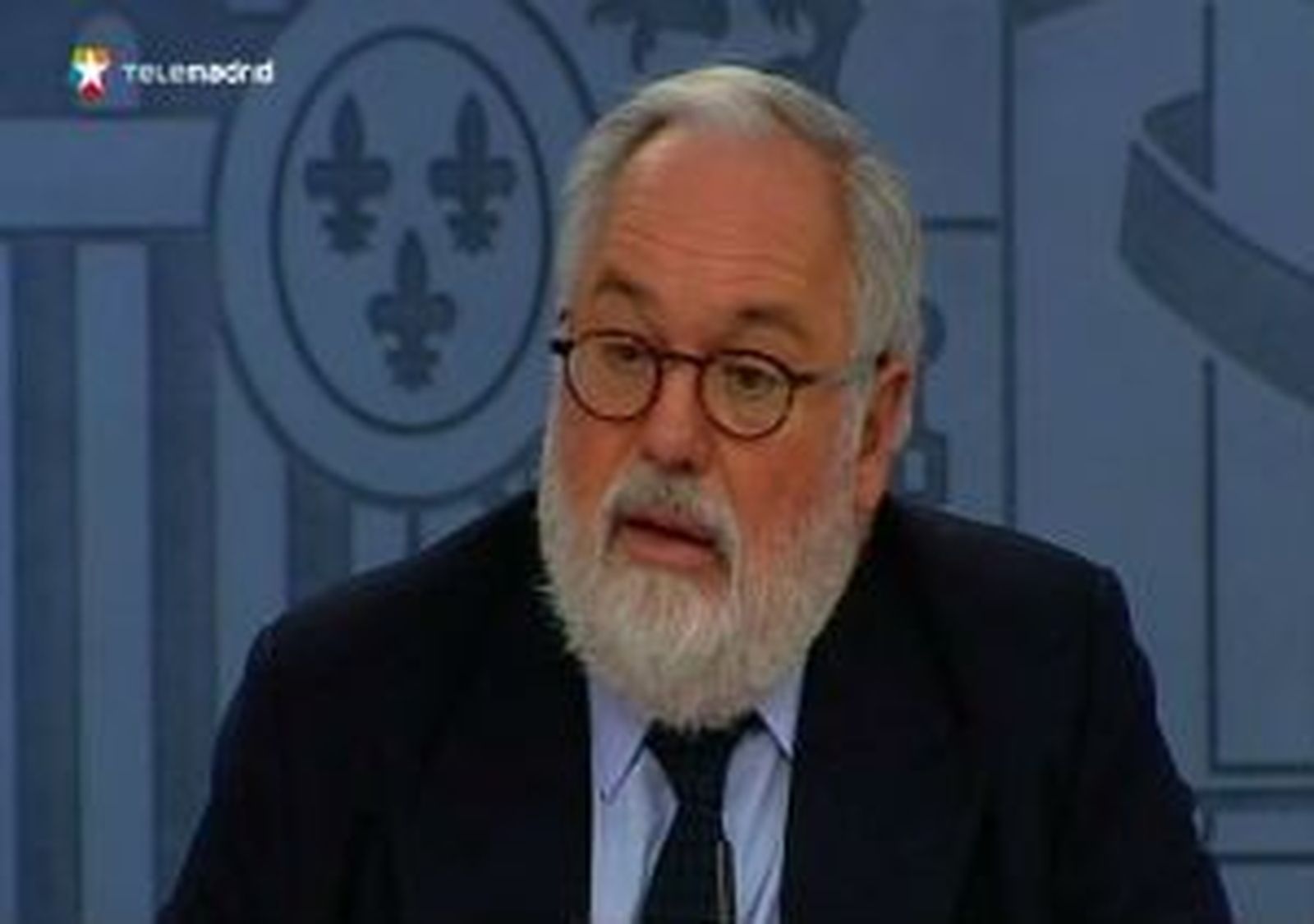 Arias Cañete recomienda duchas de agua fría para ahorrar energía