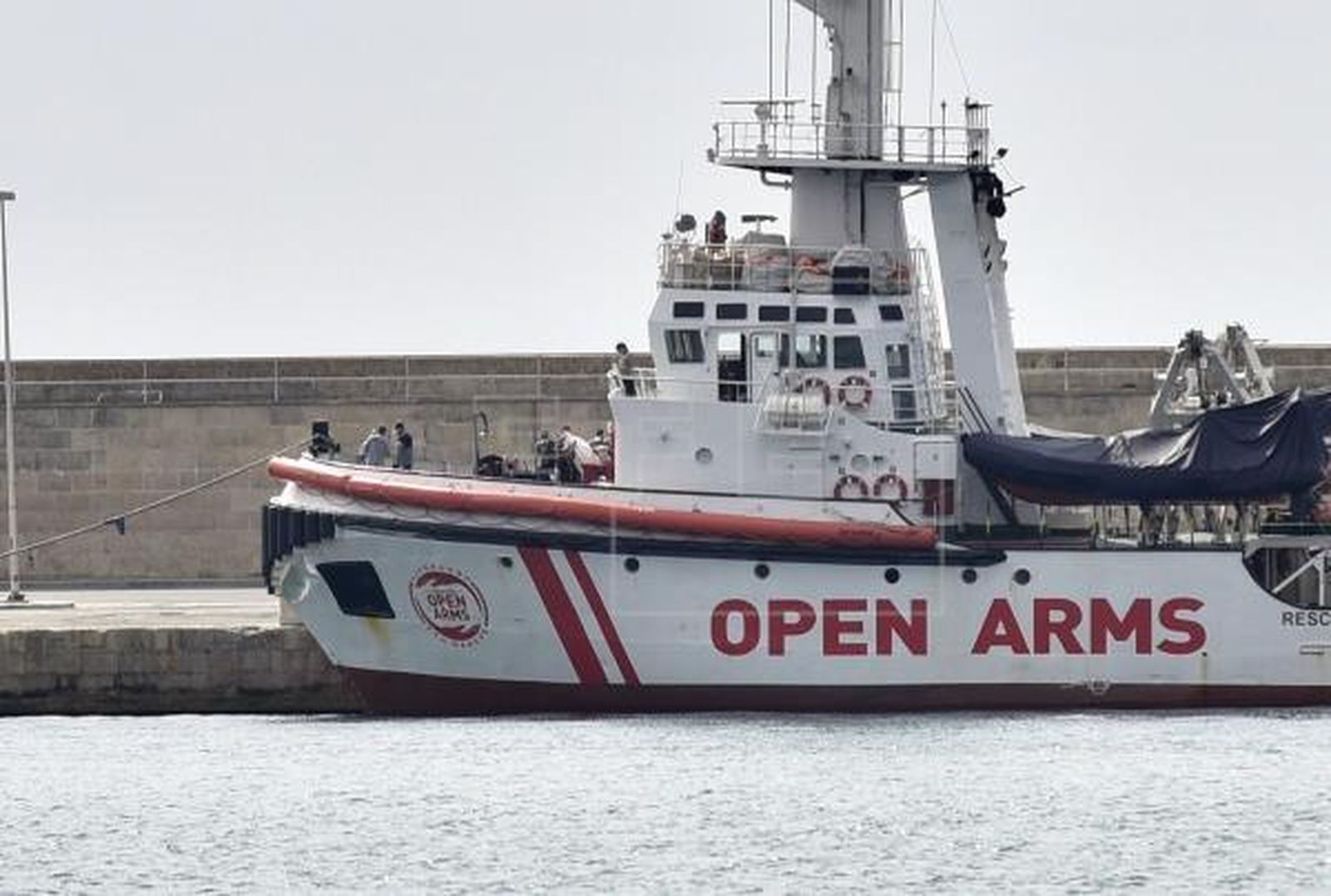 Barco Open Arms