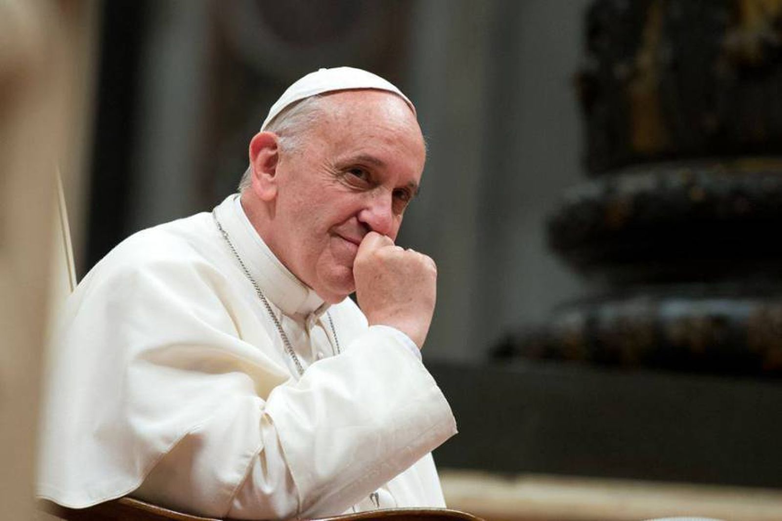 El Papa Francisco estudiará permitir a las mujeres celebrar bodas y bautizos