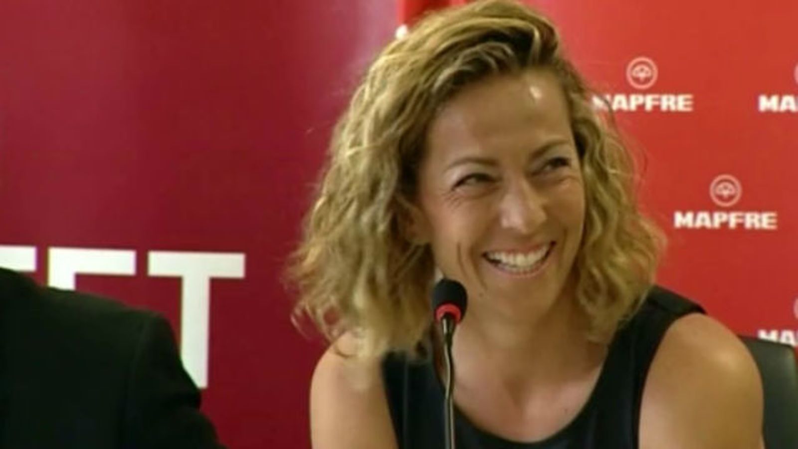 Gala León