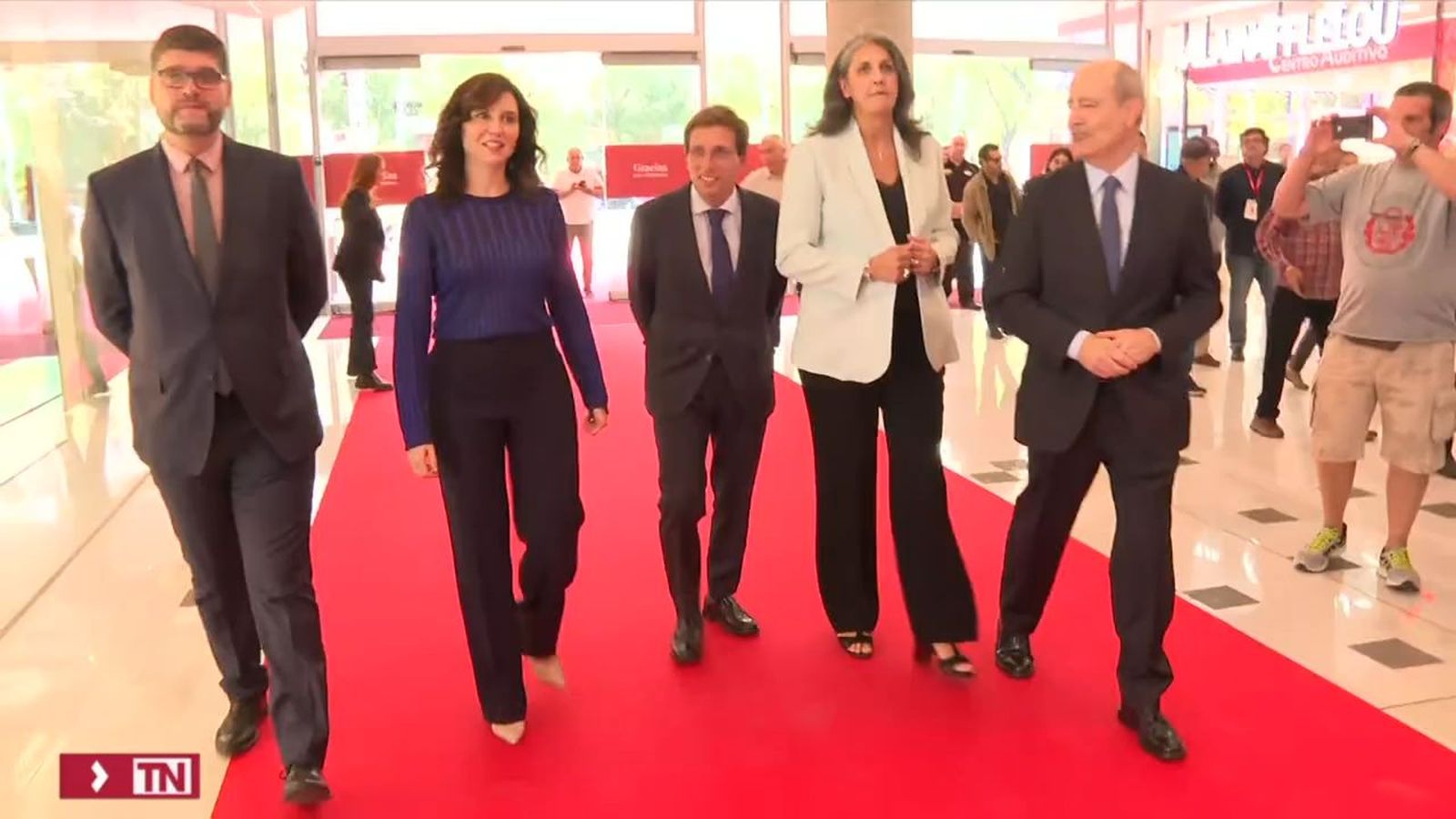 Ayuso y Almeida inauguran la remodelación de La Vaguada tras unas obras de 16 millones