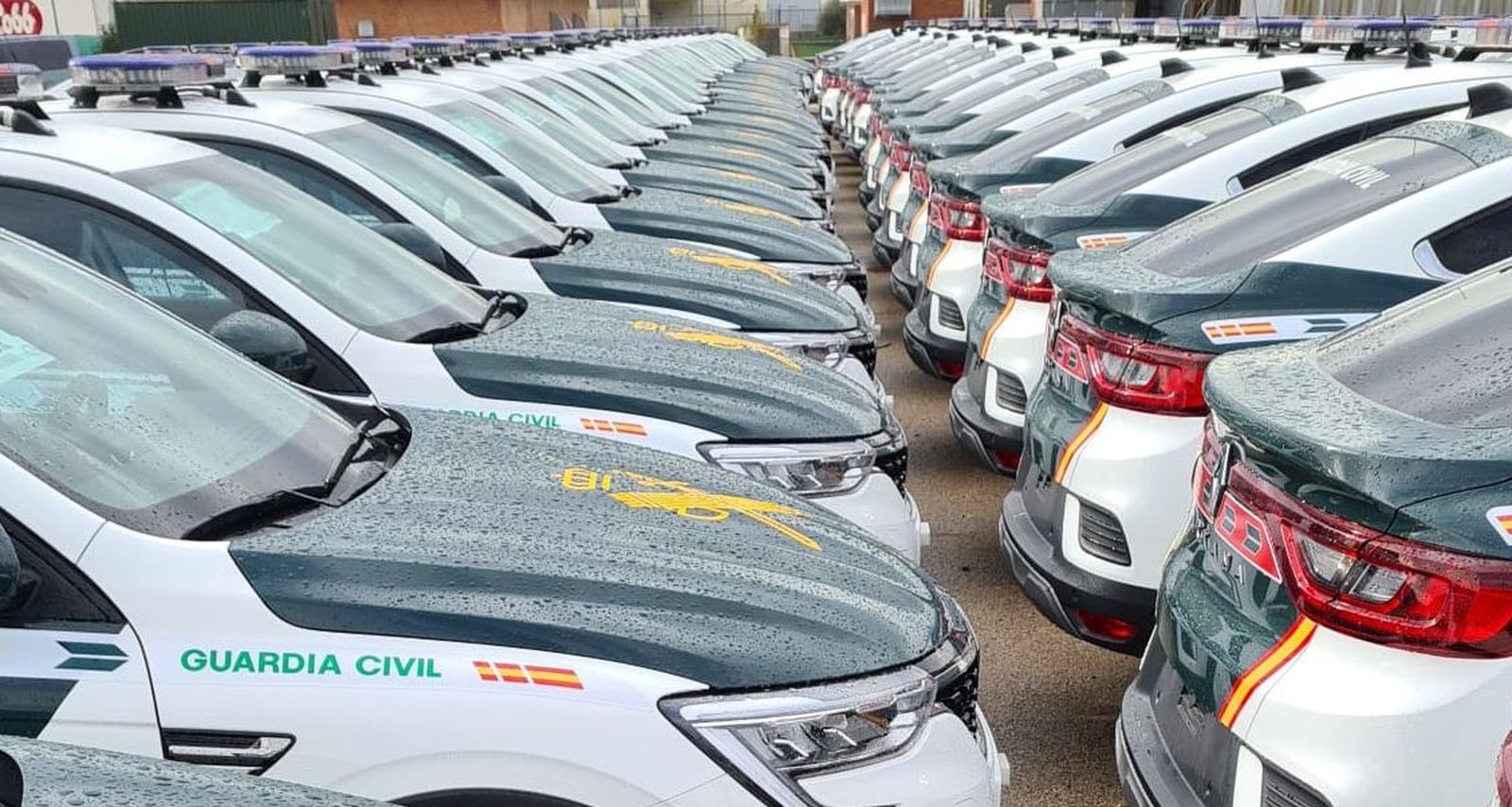 Vehículos entregados a la Guardia Civil en Alcalá de Henares