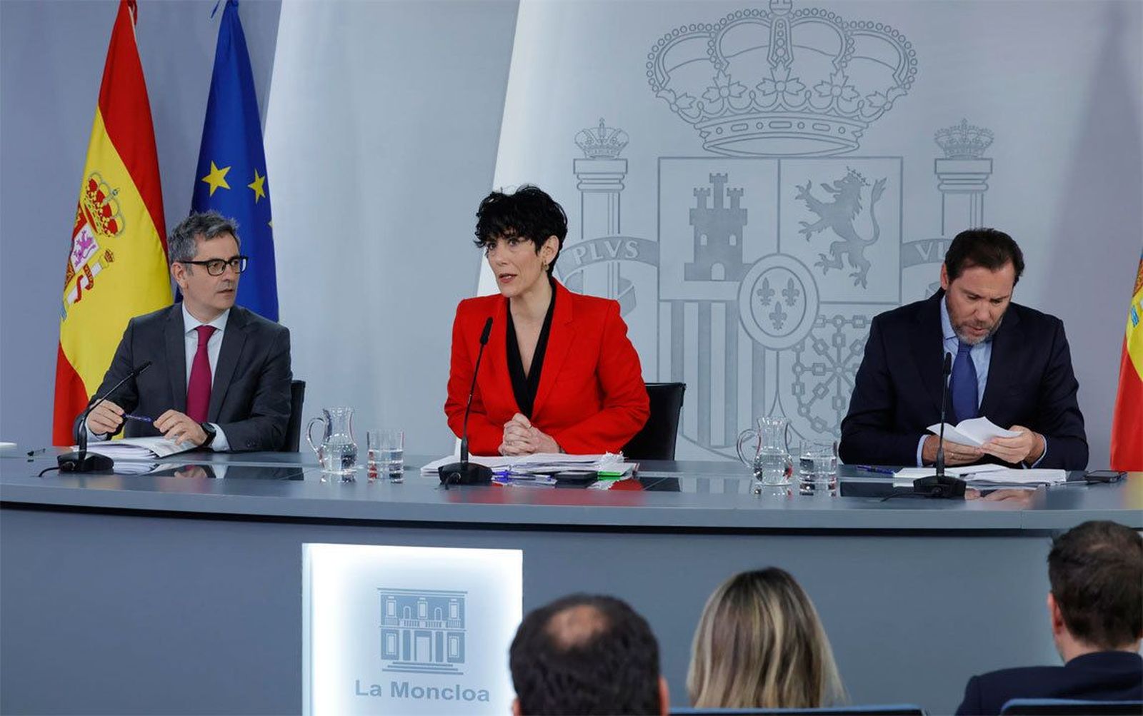 El Gobierno carga contra Peinado y sugiere que cuestiona la legitimidad política por encausar a la esposa de Sánchez