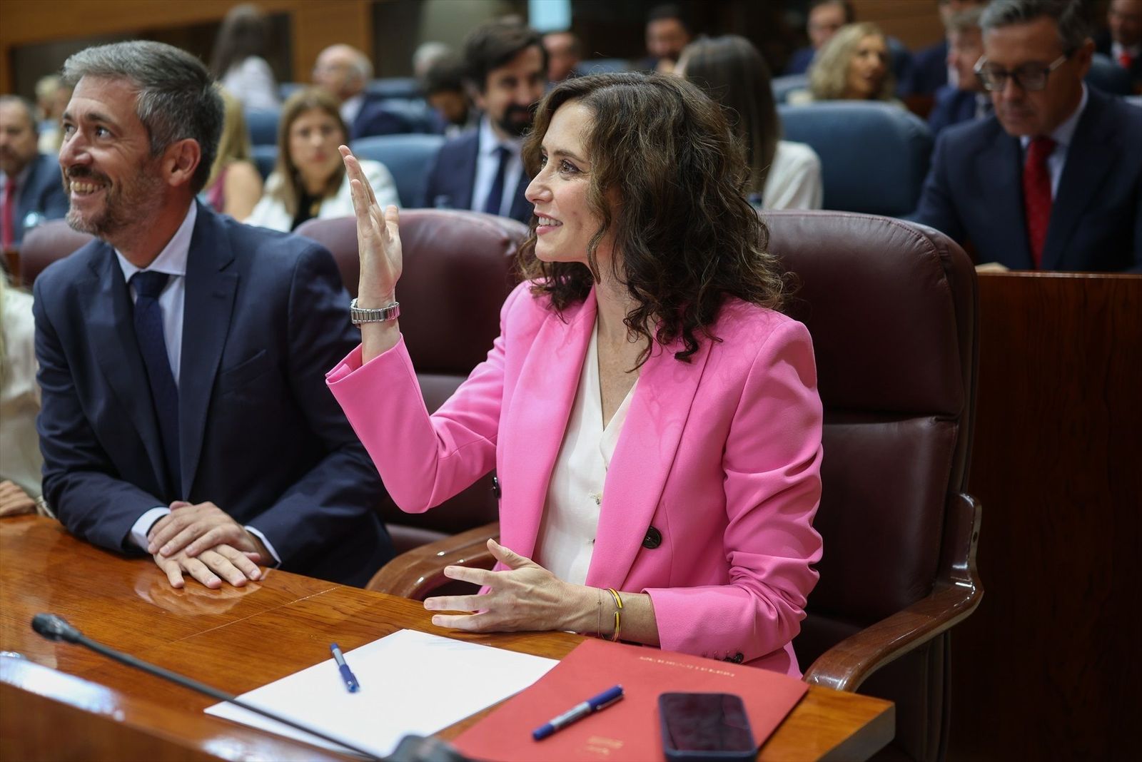 Díaz Ayuso, arropada en la Asamblea durante su discurso en el Debate del Estado de la Región