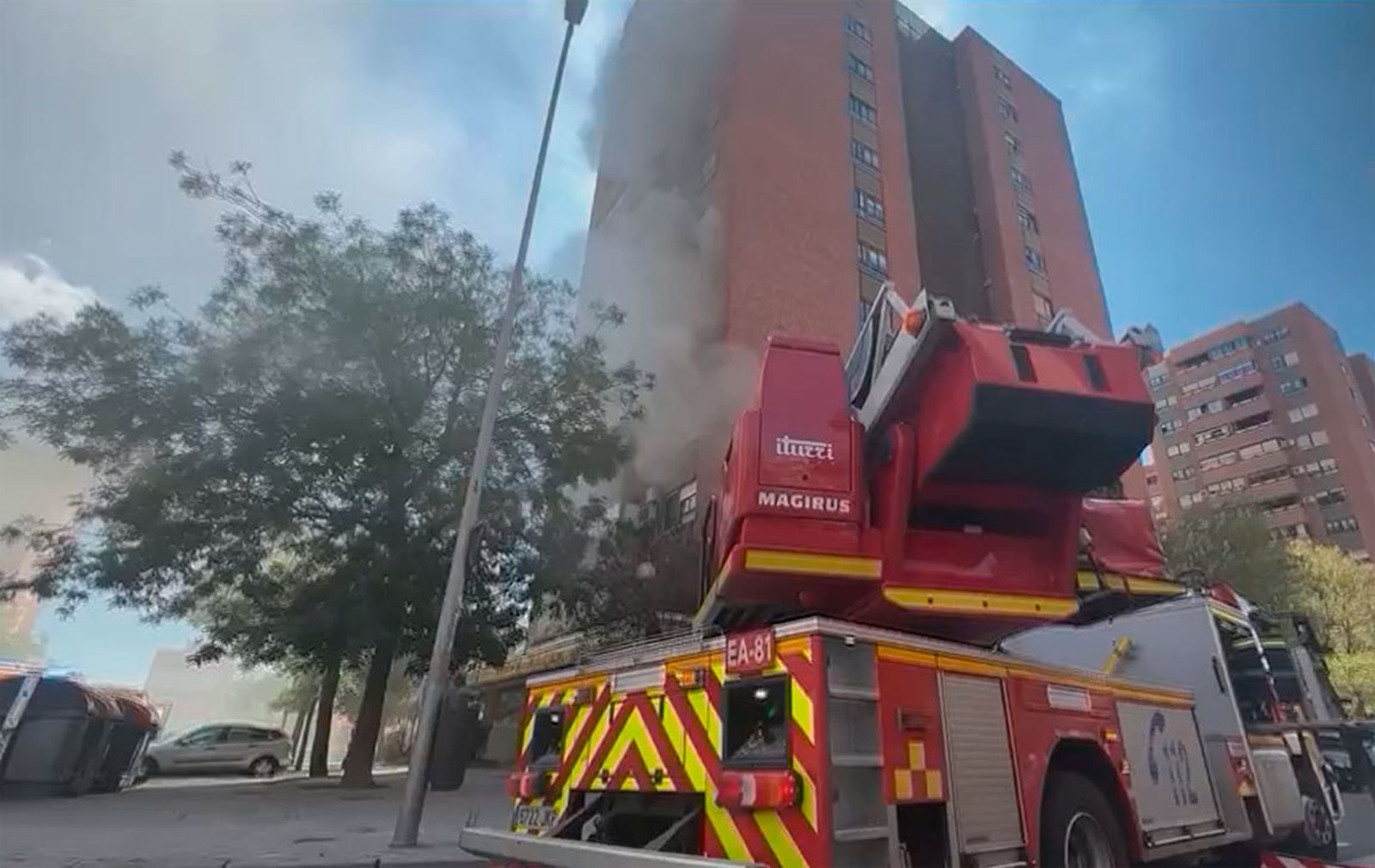 El fallecido en el incendio de ayer en Palomeras era un albañil que pintaba la casa