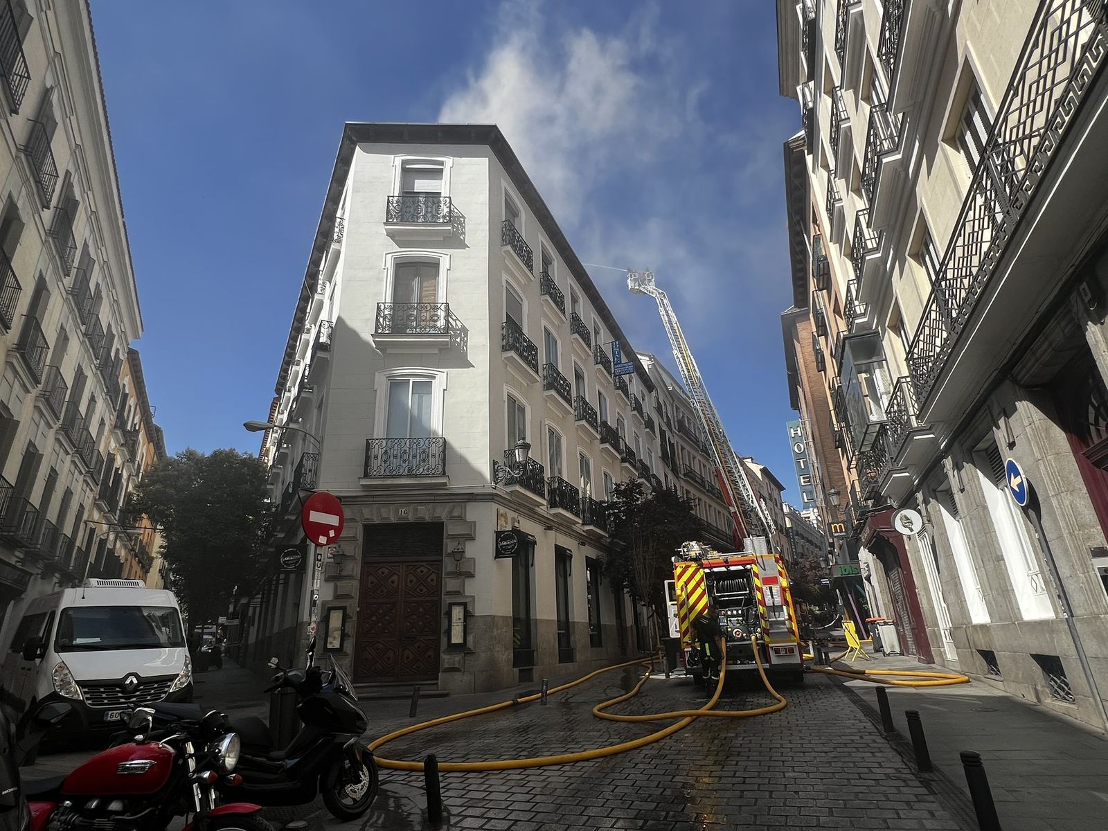 Incendio en un edificio de la calle Prado