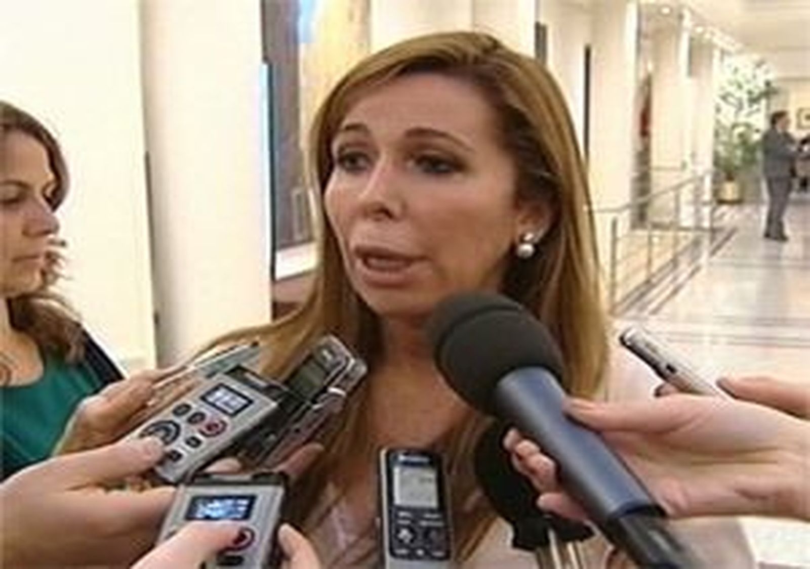 El PP impugna el presupuesto catalán por la consulta y retrasa su aprobación
