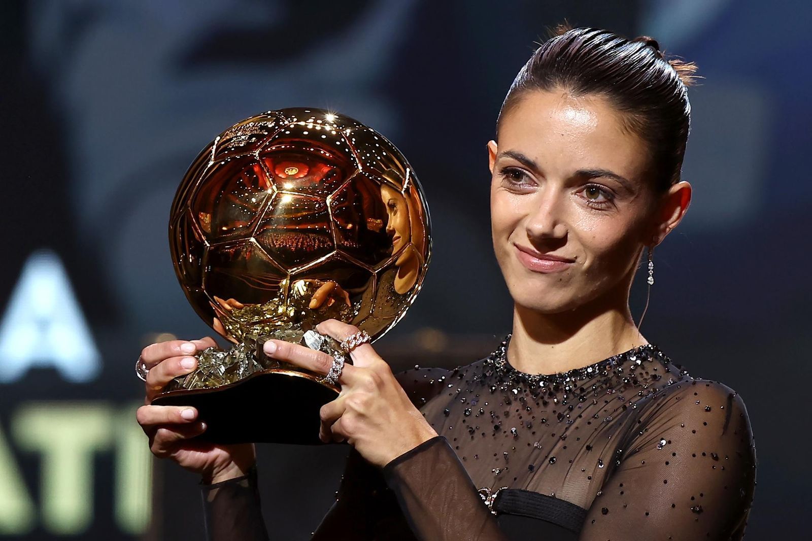 Aitana Bonmatí recibe el Balón de Oro