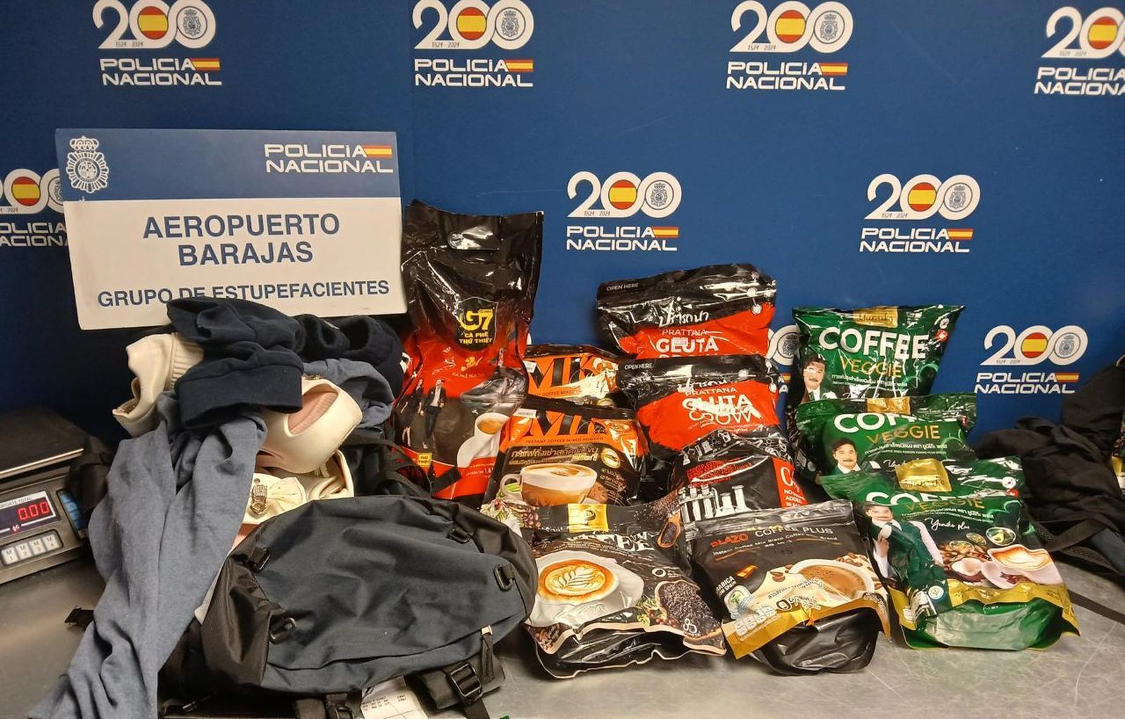 Dos detenidos en Barajas con 18 kilos de heroína ocultos en paquetes de café