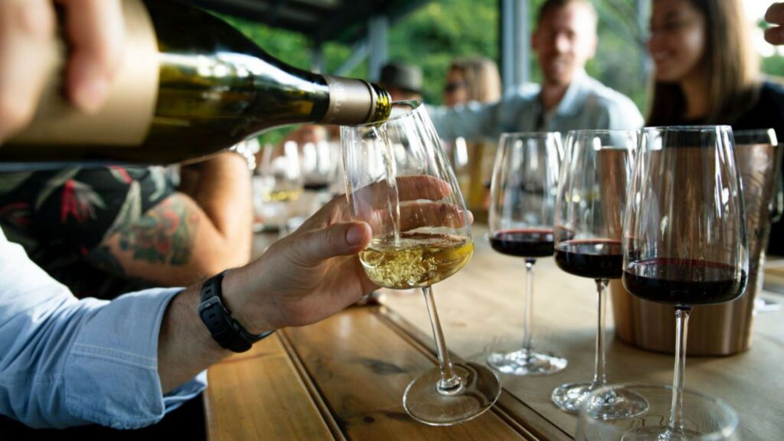 Sanidad elimina la recomendación de quitar el alcohol de los menús del día