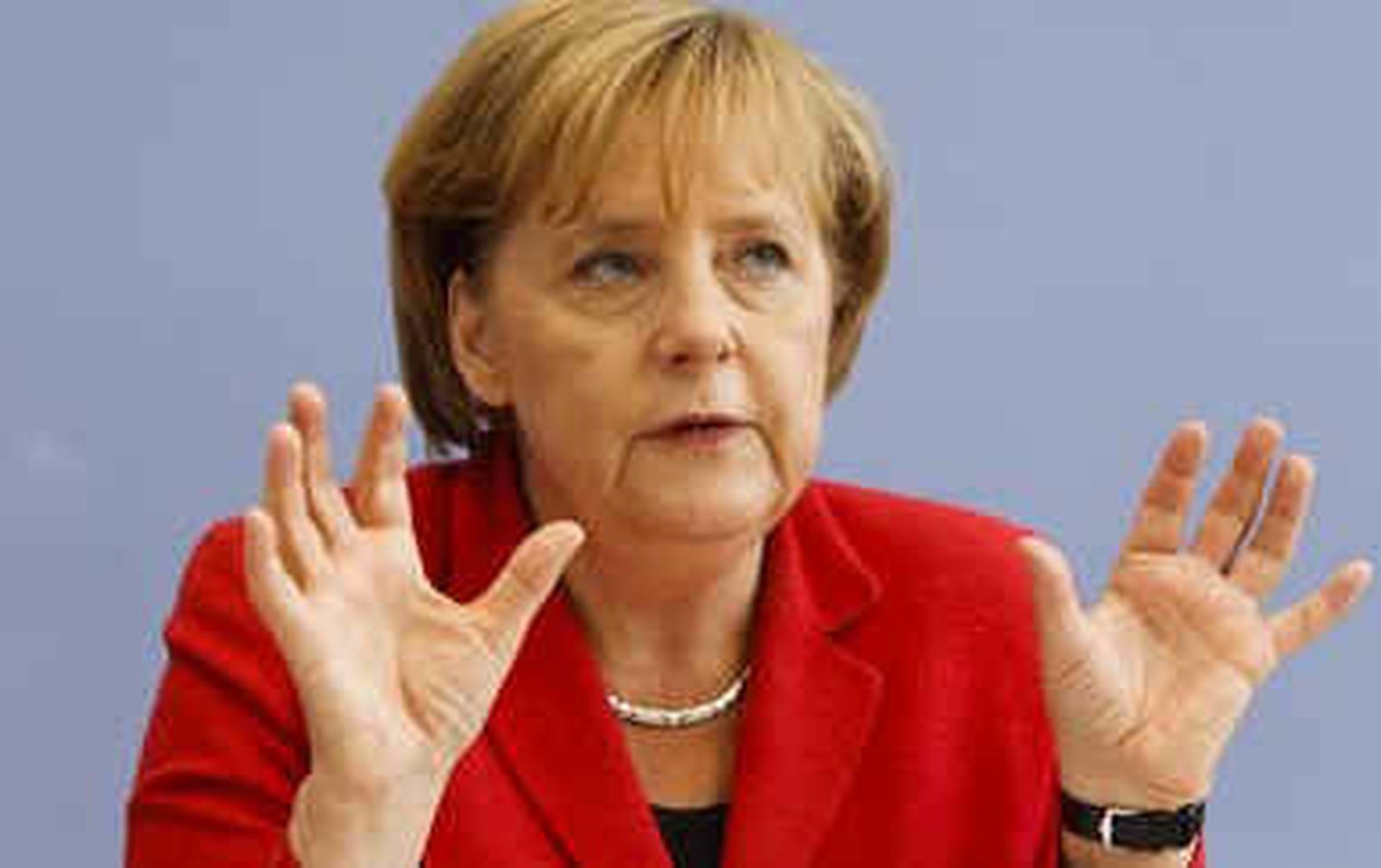 Merkel apoya una  agencia europea calificadora pero admite que el problema es la deuda