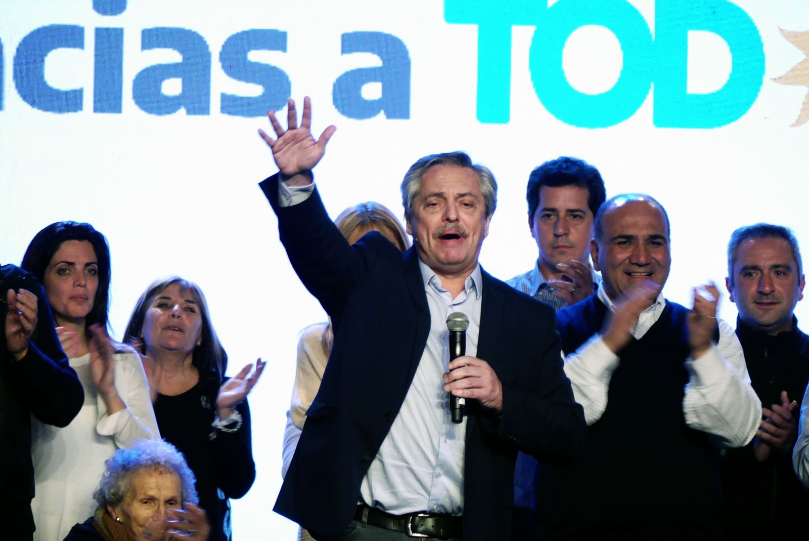 Alberto Fernández  se impone a Macri en las primarias en Argentina