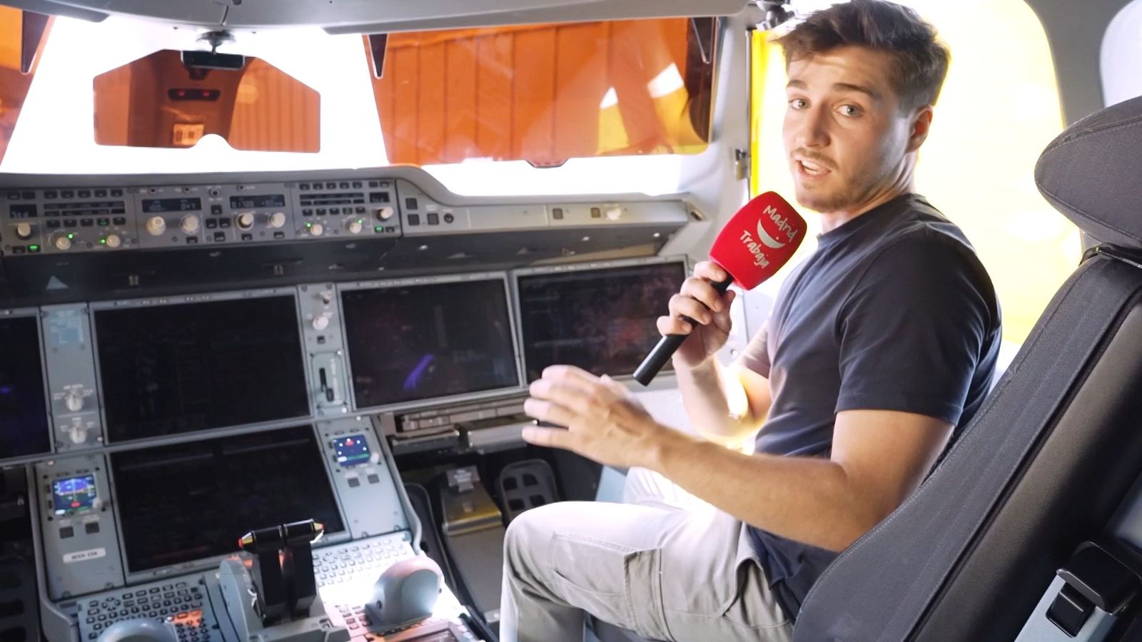 Opciones de formación y trabajo en empresas aeronáuticas como Iberia y Airbus