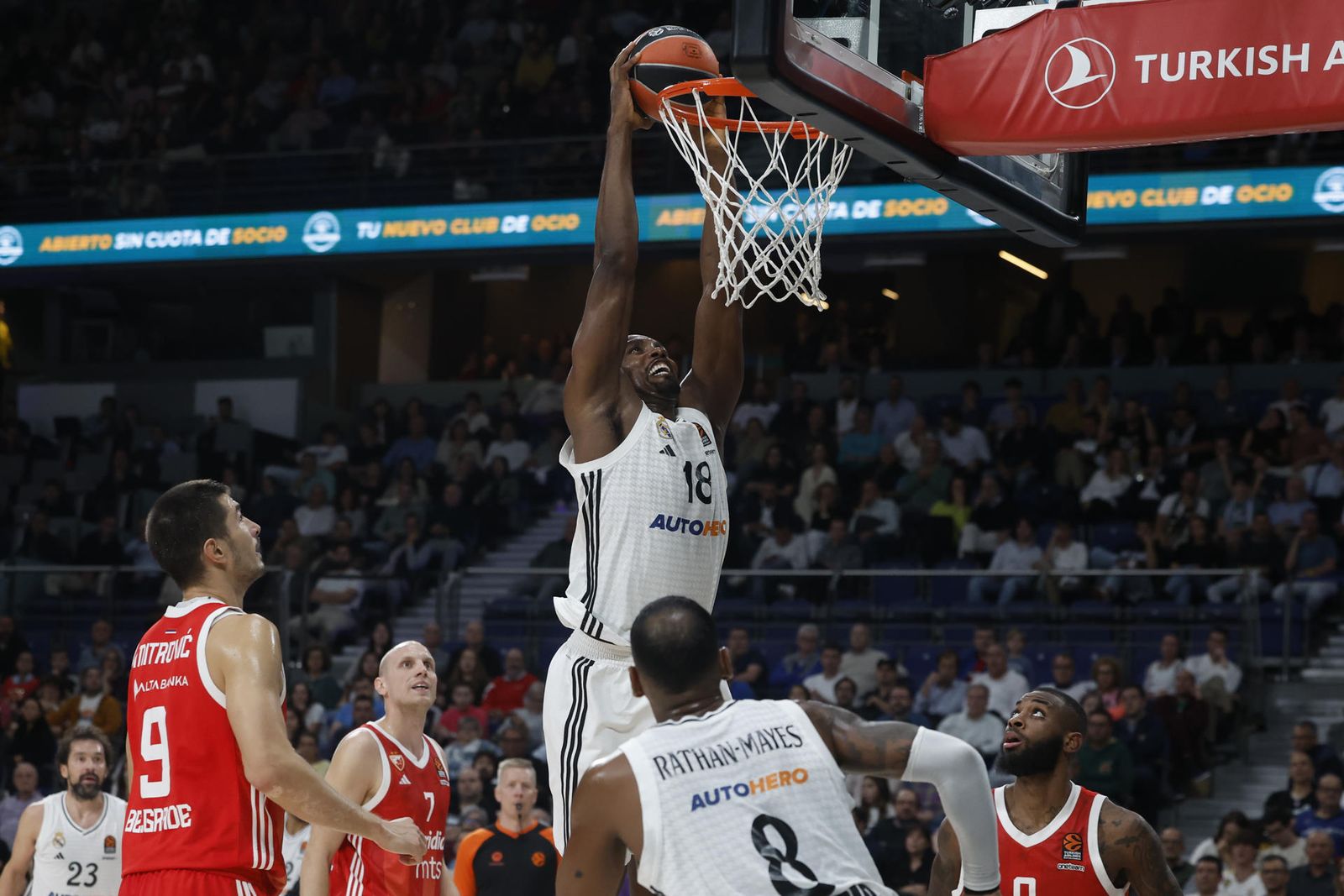 Ibaka ante Estrella Roja