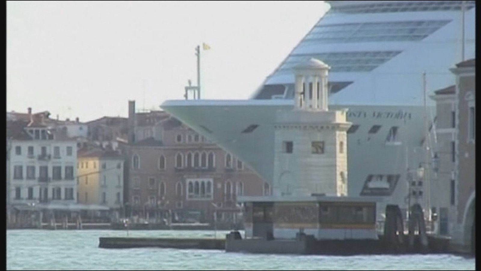 Venecia se queda sin cruceros tras prohibir Italia que los mega barcos atraquen en la laguna