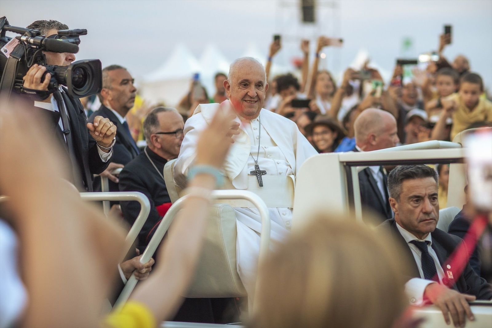 El Papa se despide de Lisboa y anuncia que las próximas JMJ serán en Seúl