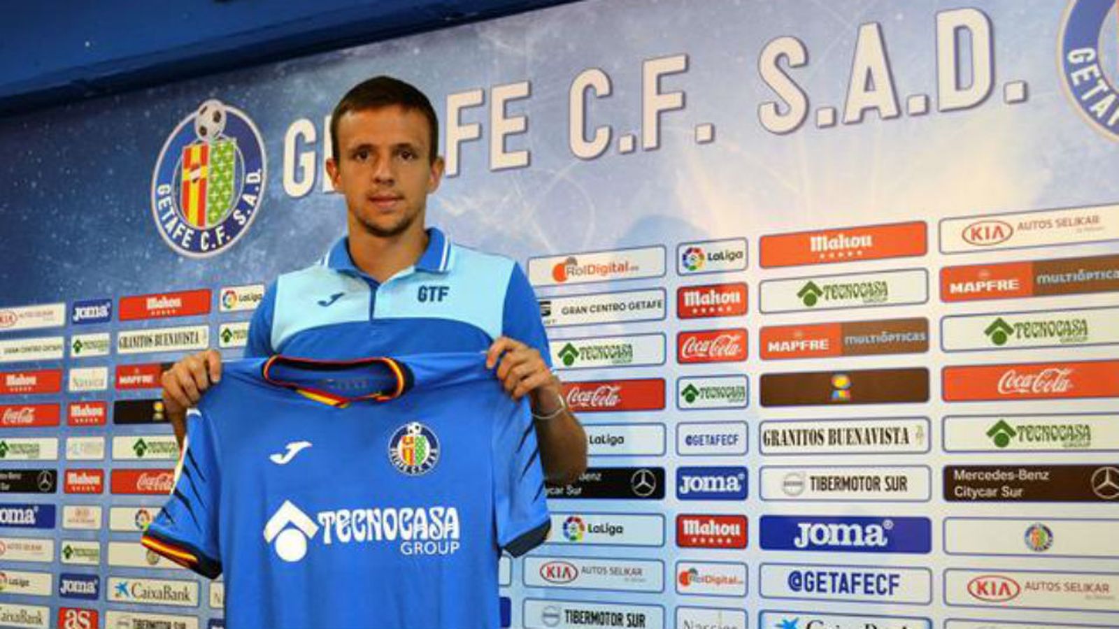 maksimovic23087.jpg