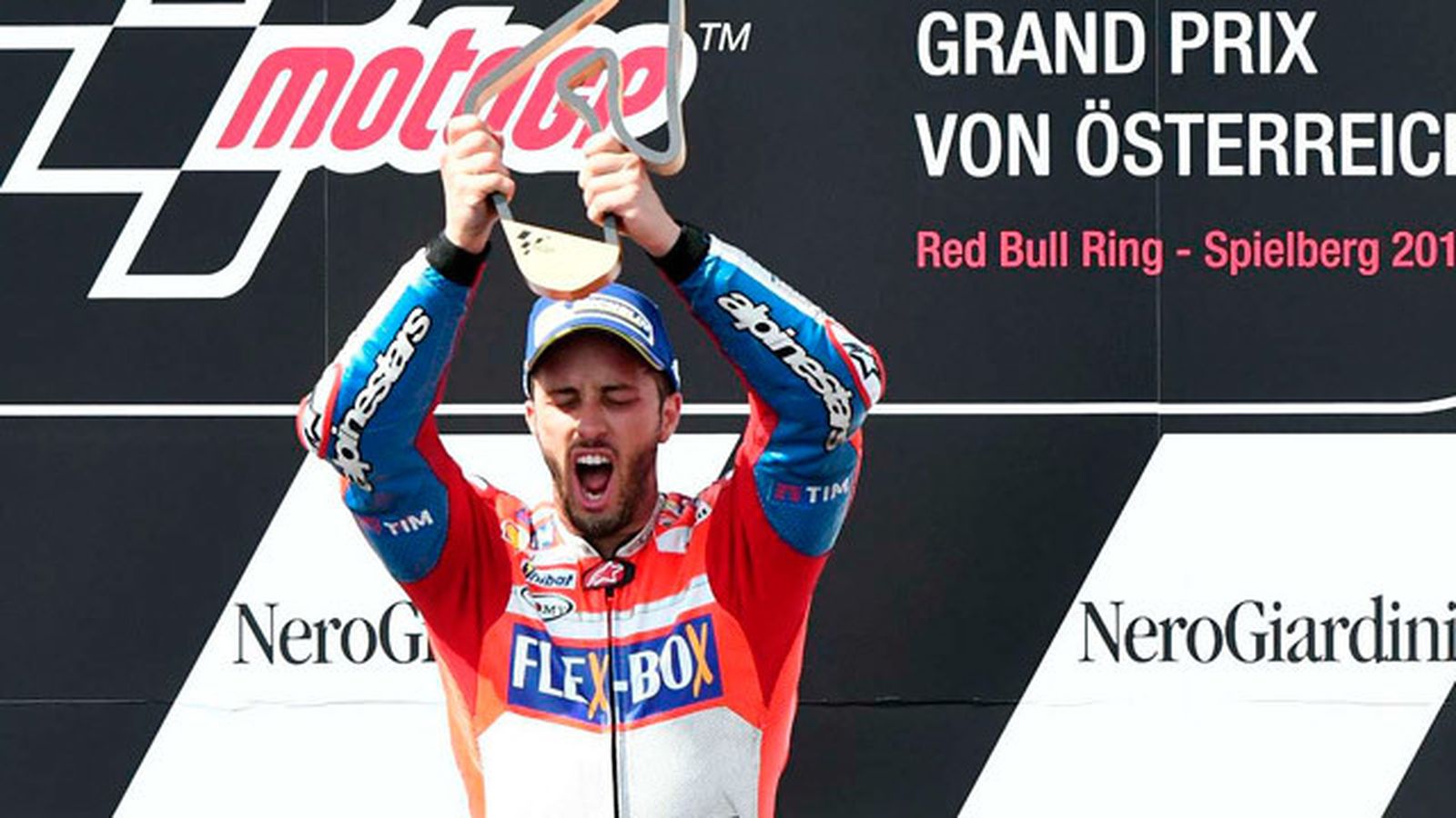 Dovizioso logra la victoria por delante de Márquez