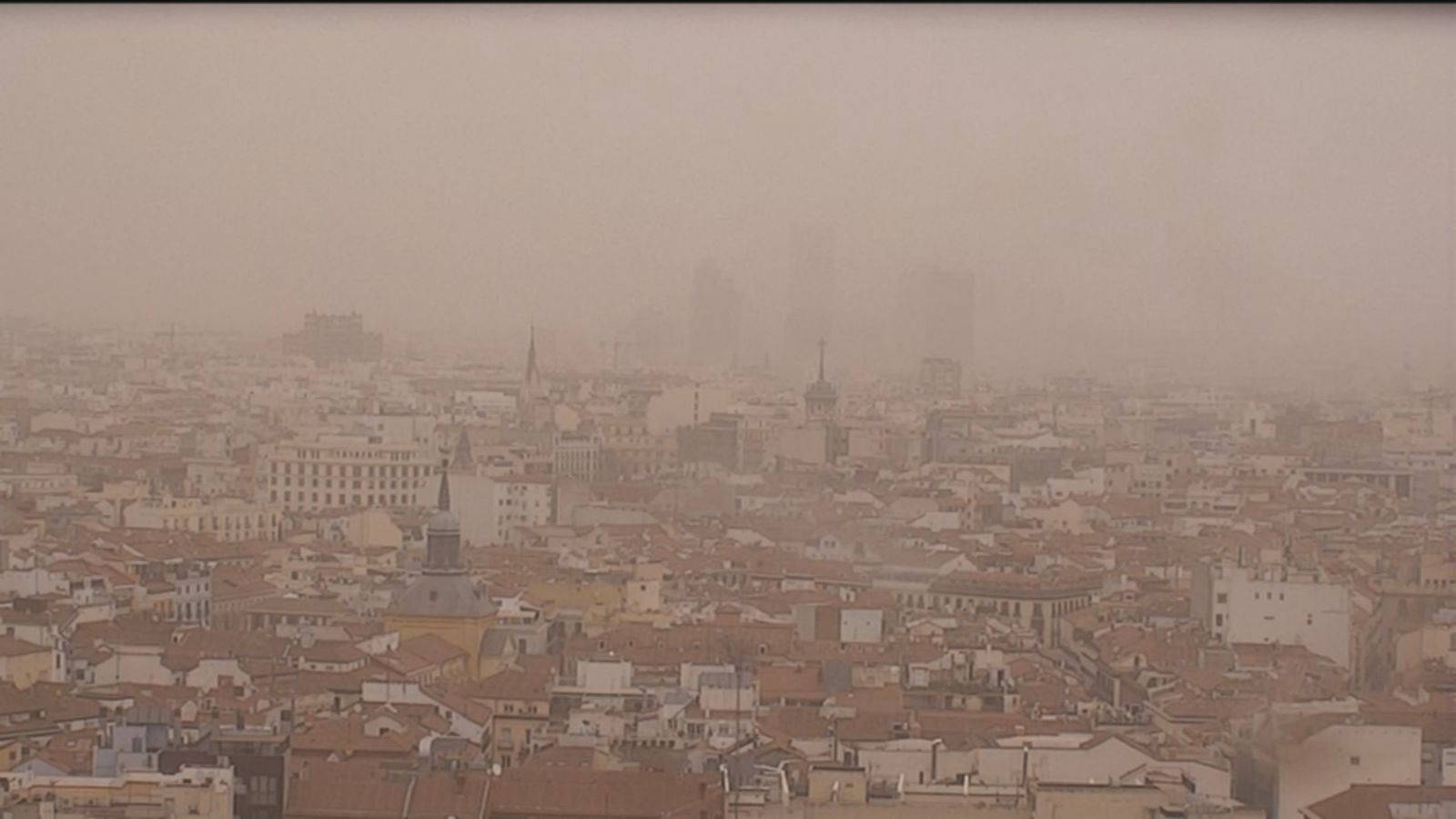Lluvia de barro o 'lluvia de sangre' en Madrid