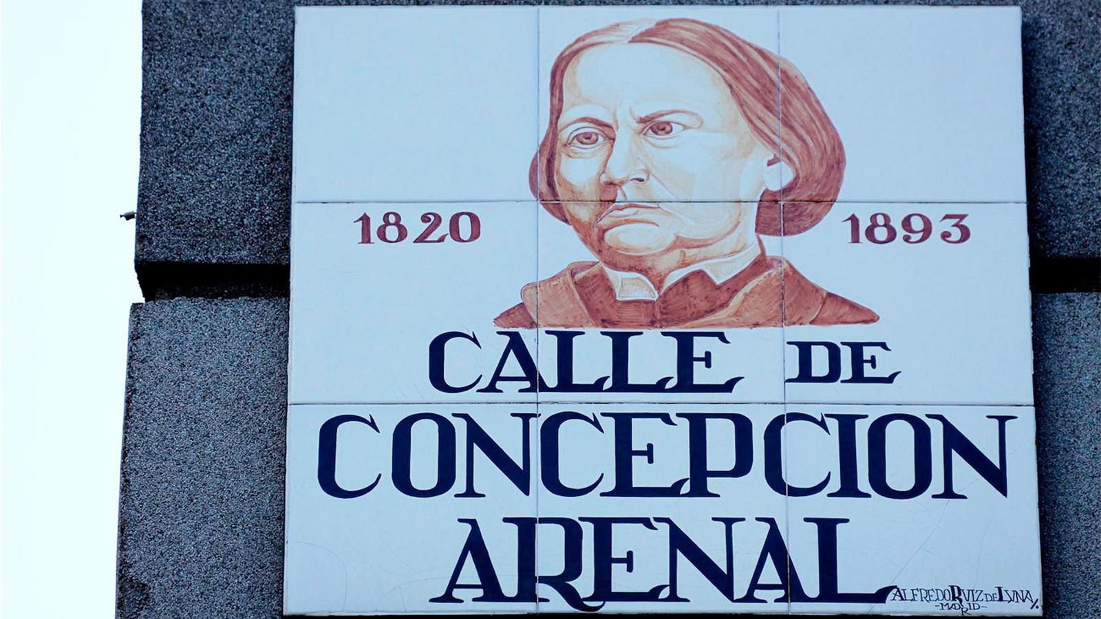 Placa de la calle de Concepción Arenal en Madrid