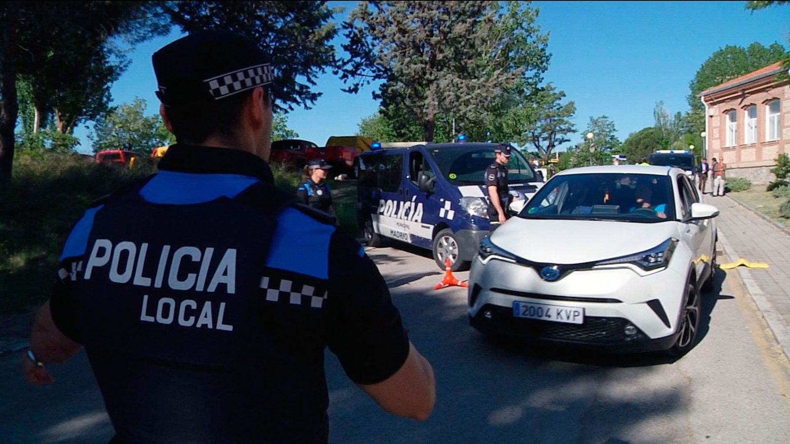 Los nuevos policías municipales de Madrid tendrán porras extensibles