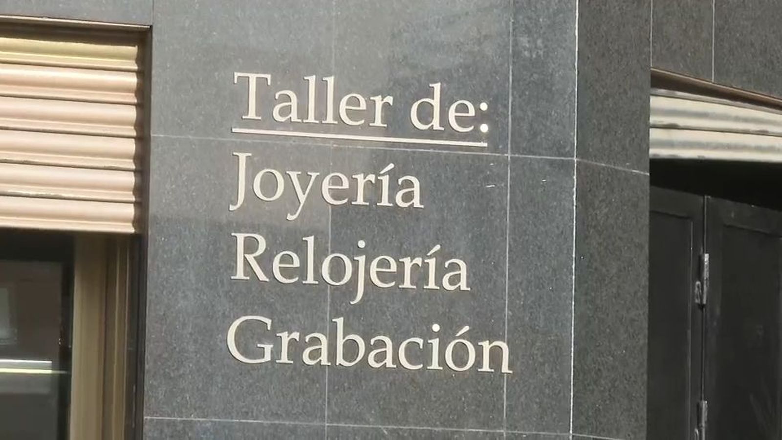 Intento de robo violento en una joyería de Fuente el Saz: los vecinos graban y frustran el asalto