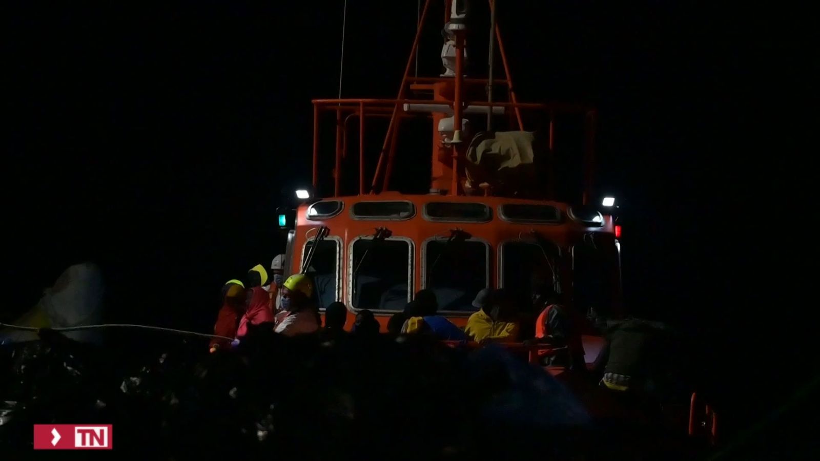 EEl Gobierno ya no descarta un decreto ley para repartir 5.000 menores inmigrantes entre las comunidades autónomas