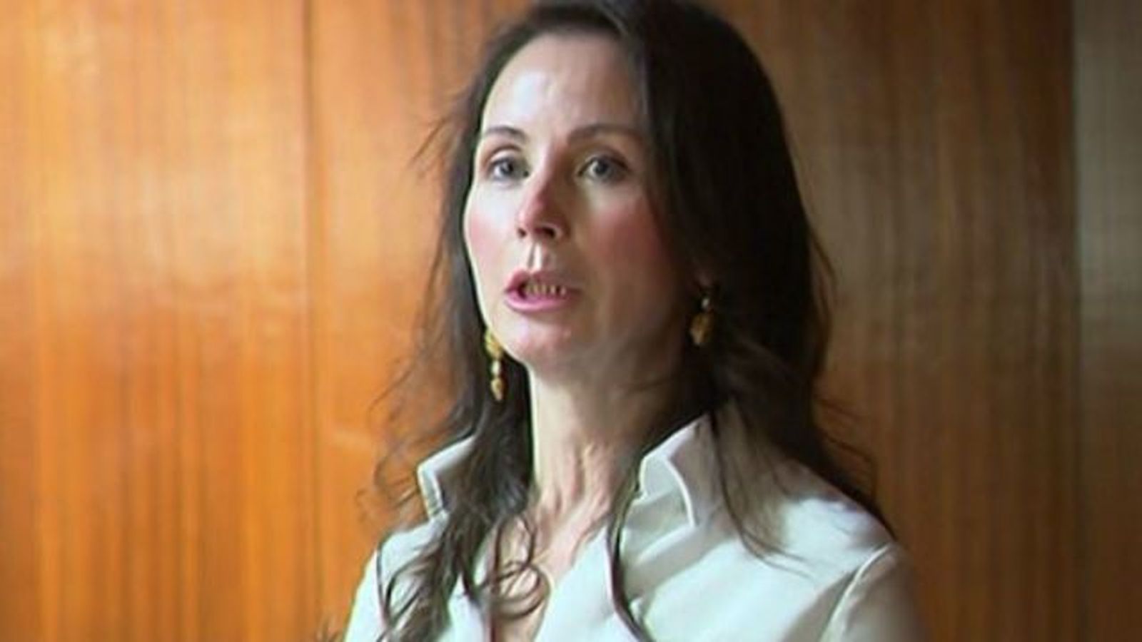 Alaya dice haber recibido "muchísimas presiones"