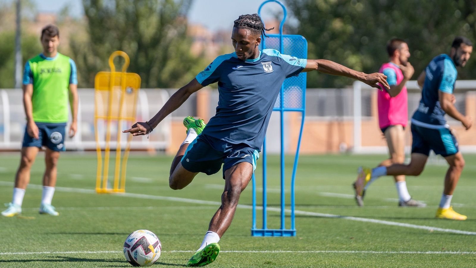 Yvan Neyou, nuevo fichaje para el centro del campo del Leganés