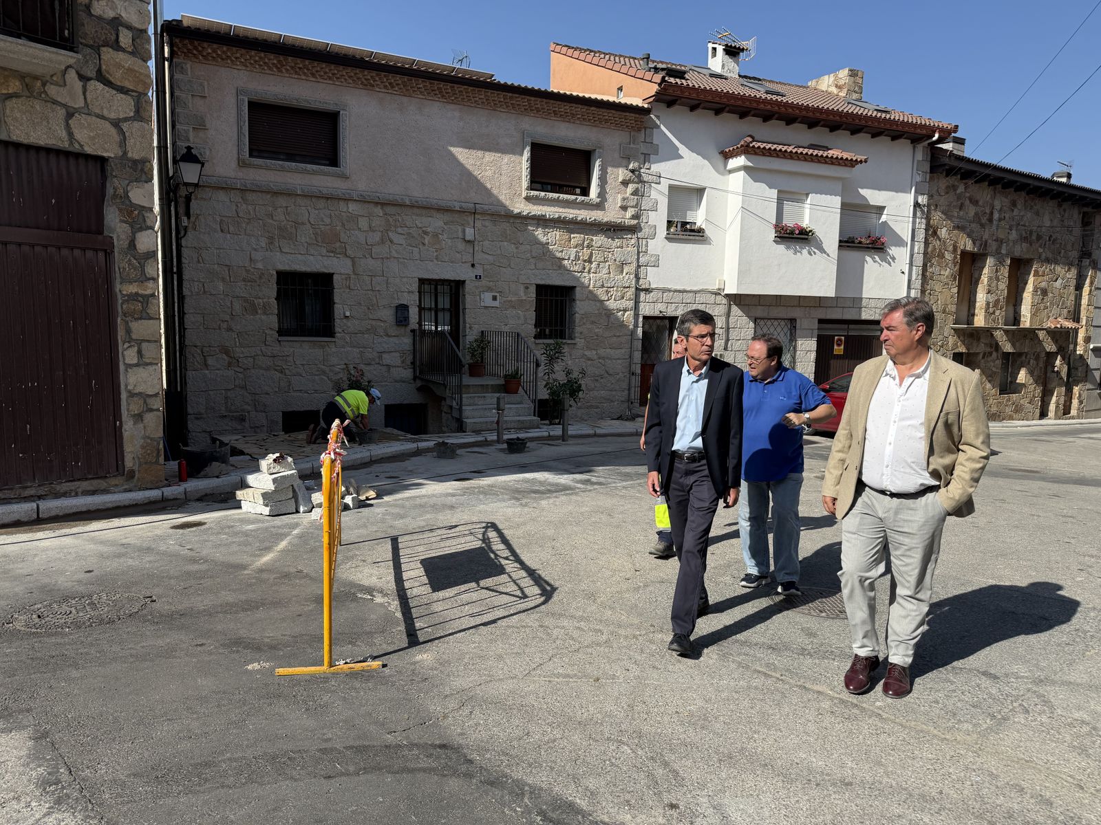 Visita a las obras que se ejecutan en Valdemanco con cargo a plan regional de inversiones