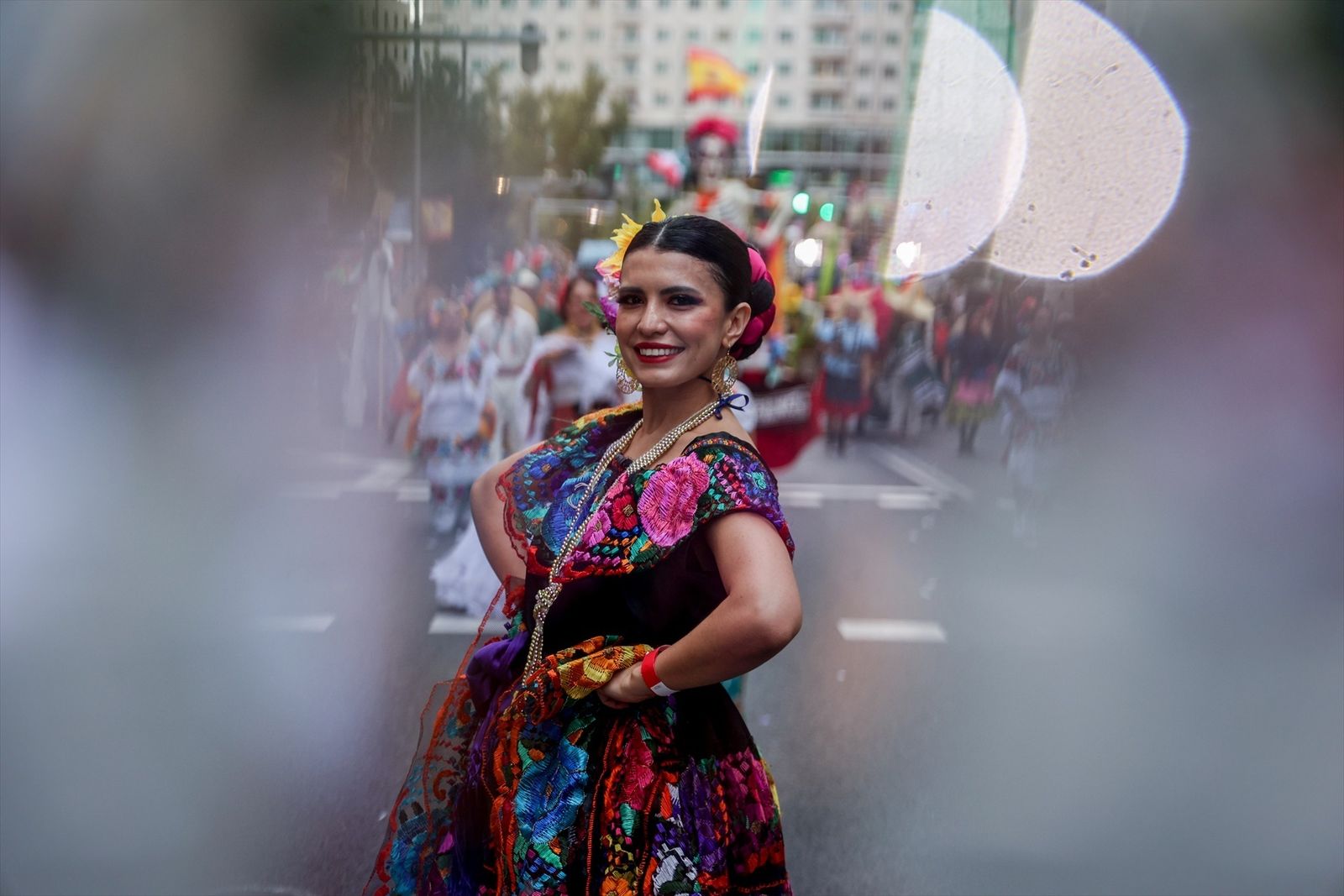 Fotogaleria: El desfile de la Hispanidad llena de color la Gran Vía