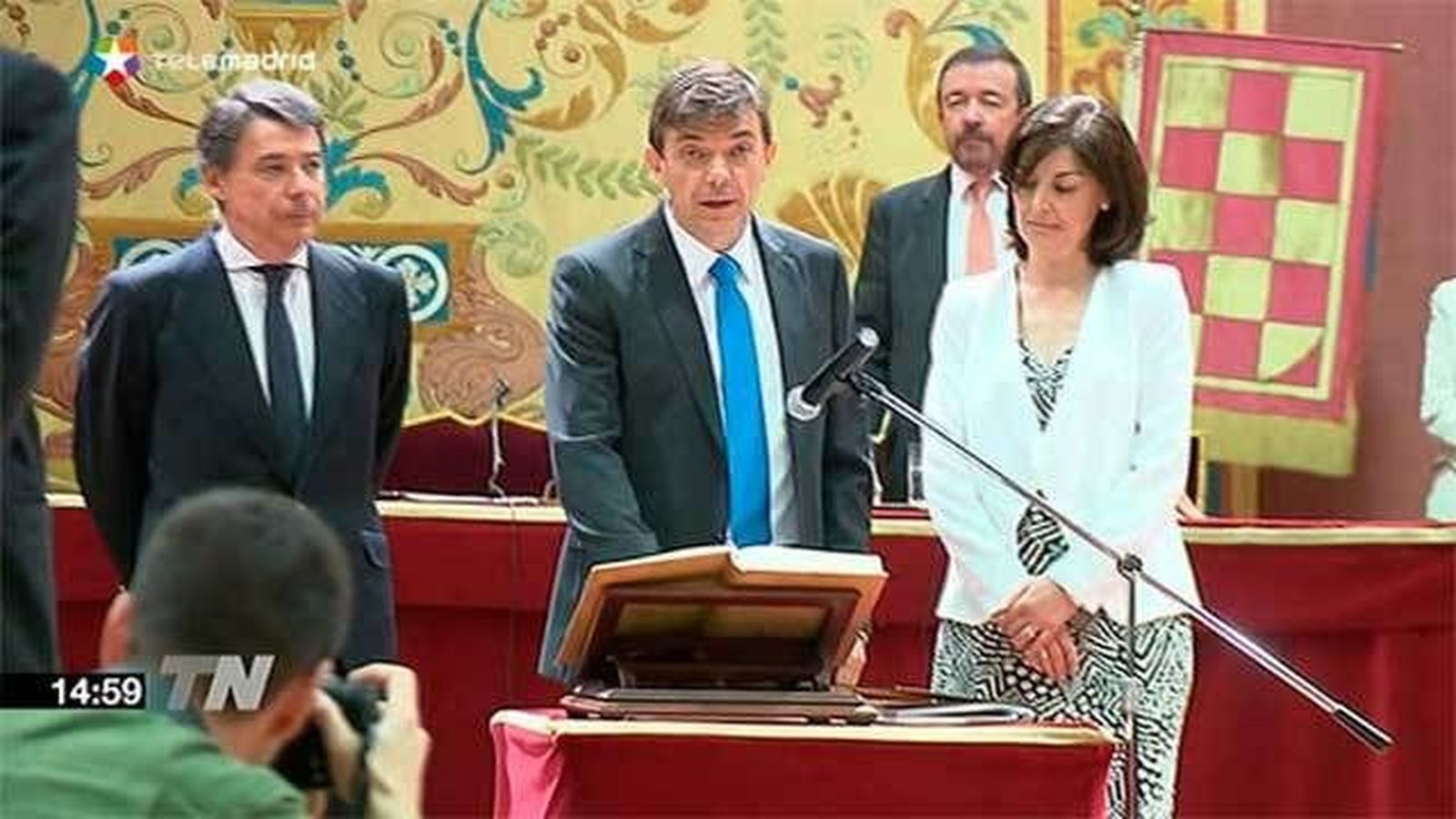 El rector Andradas pide bajar las tasas y más financiación
