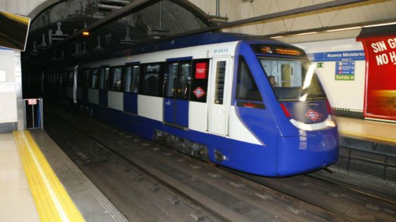 Obras en un local de Carretas provocan un socavón en el Metro