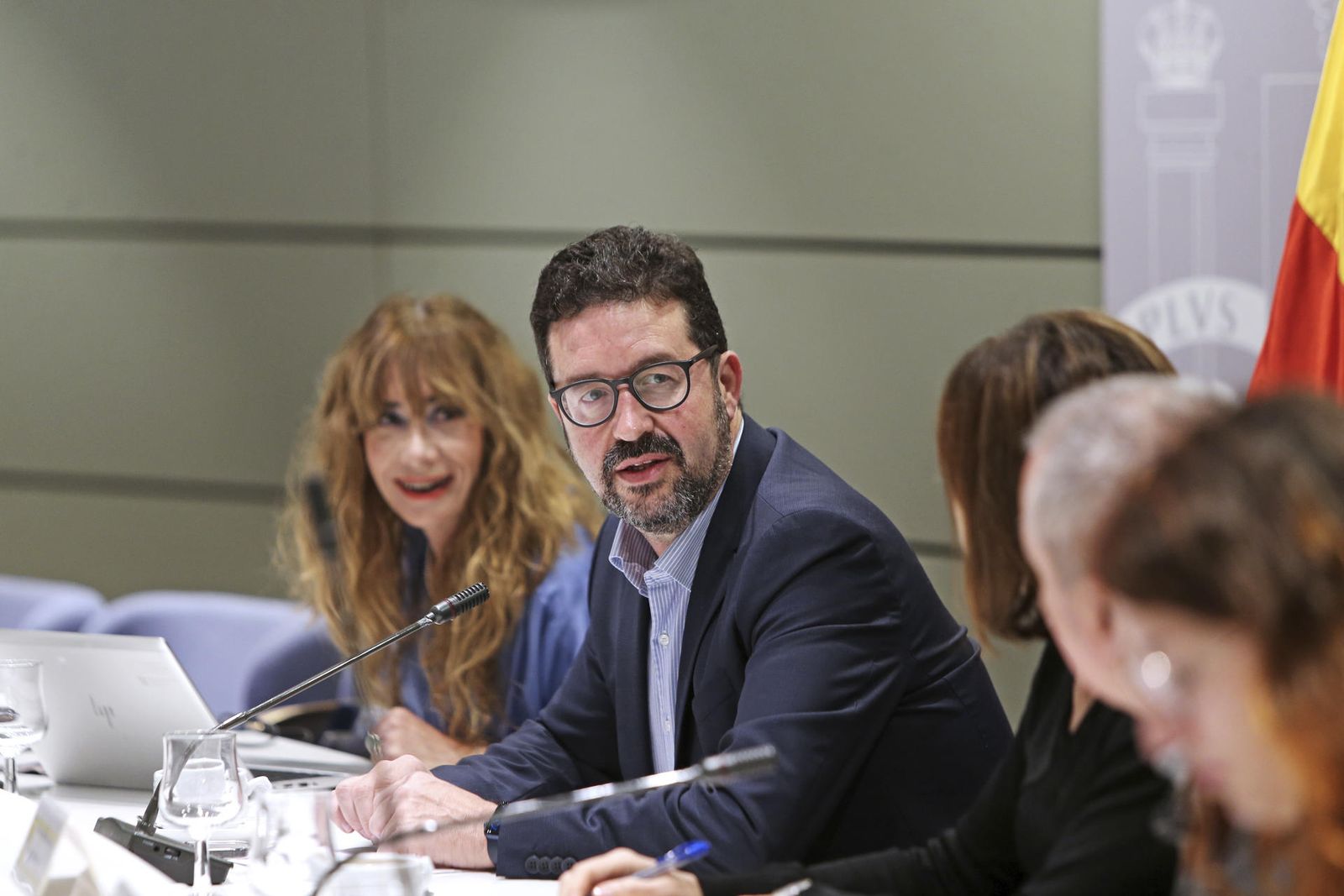 El secretario de Estado de Trabajo, Joaquín Pérez Rey (2i) preside la reunión de la Mesa de Diálogo Social que aborda la subida del SMI