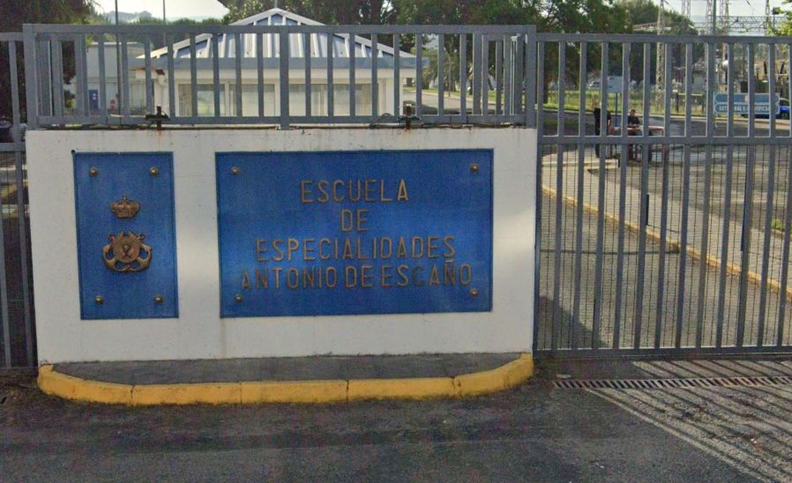 Entrada a la Escuela de Especialidades de la Armada 'Antonio de Escaño', en Ferrol