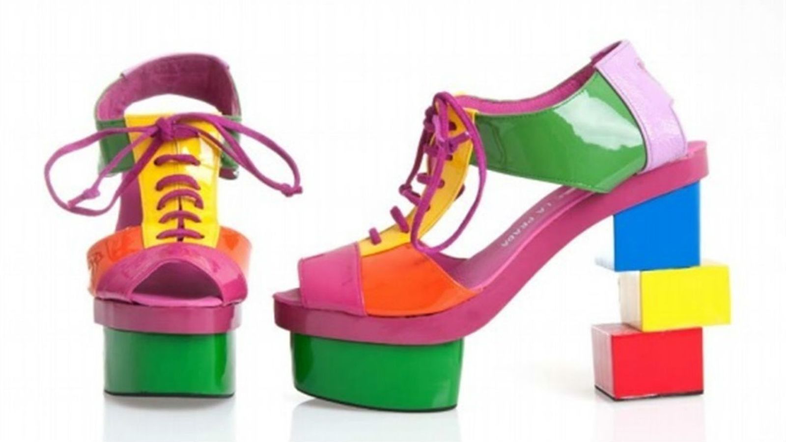 El Museo del Traje homenajea a Agatha Ruiz de la Prada con 50 objetos