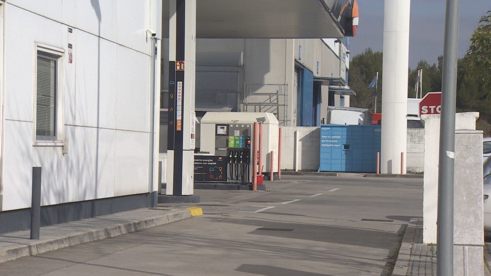 Violento atraco en una gasolinera de Getafe: rocían con extintores a la dependienta antes de huir