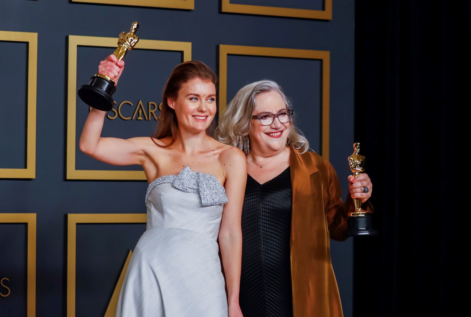 Carol Dysinger y Elena Andreicheva con su Oscar a Mejor Documental Corto