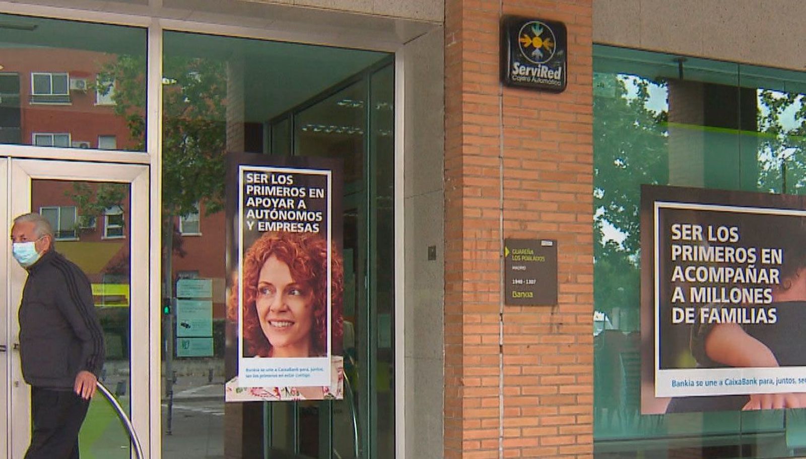 Más de 1500 trabajadores perderán su empleo en Madrid tras la fusión de Caixabank y Bankia