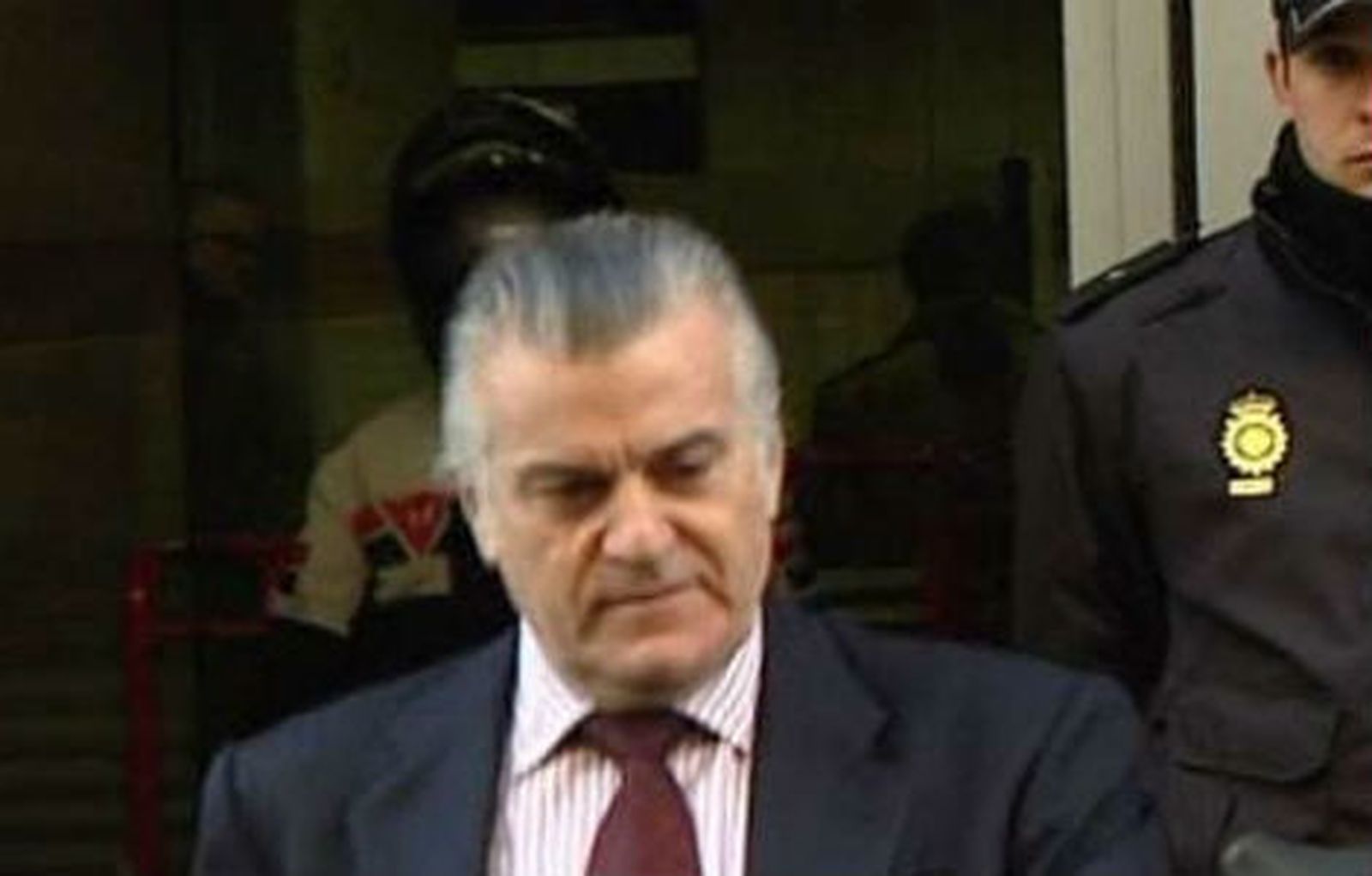 Luis Bárcenas saliendo de la Audiencia Nacional