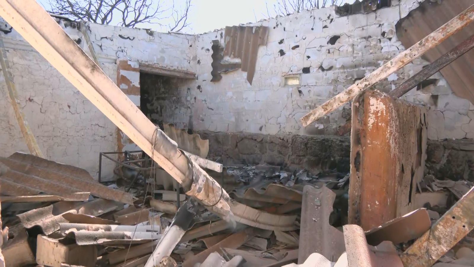 Casa destruida por el incendio en la sierra oeste